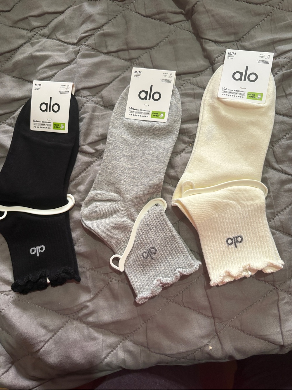ALO Yoga No-Show & Low-Cut Sock Trio — Black, Gray, Cream
